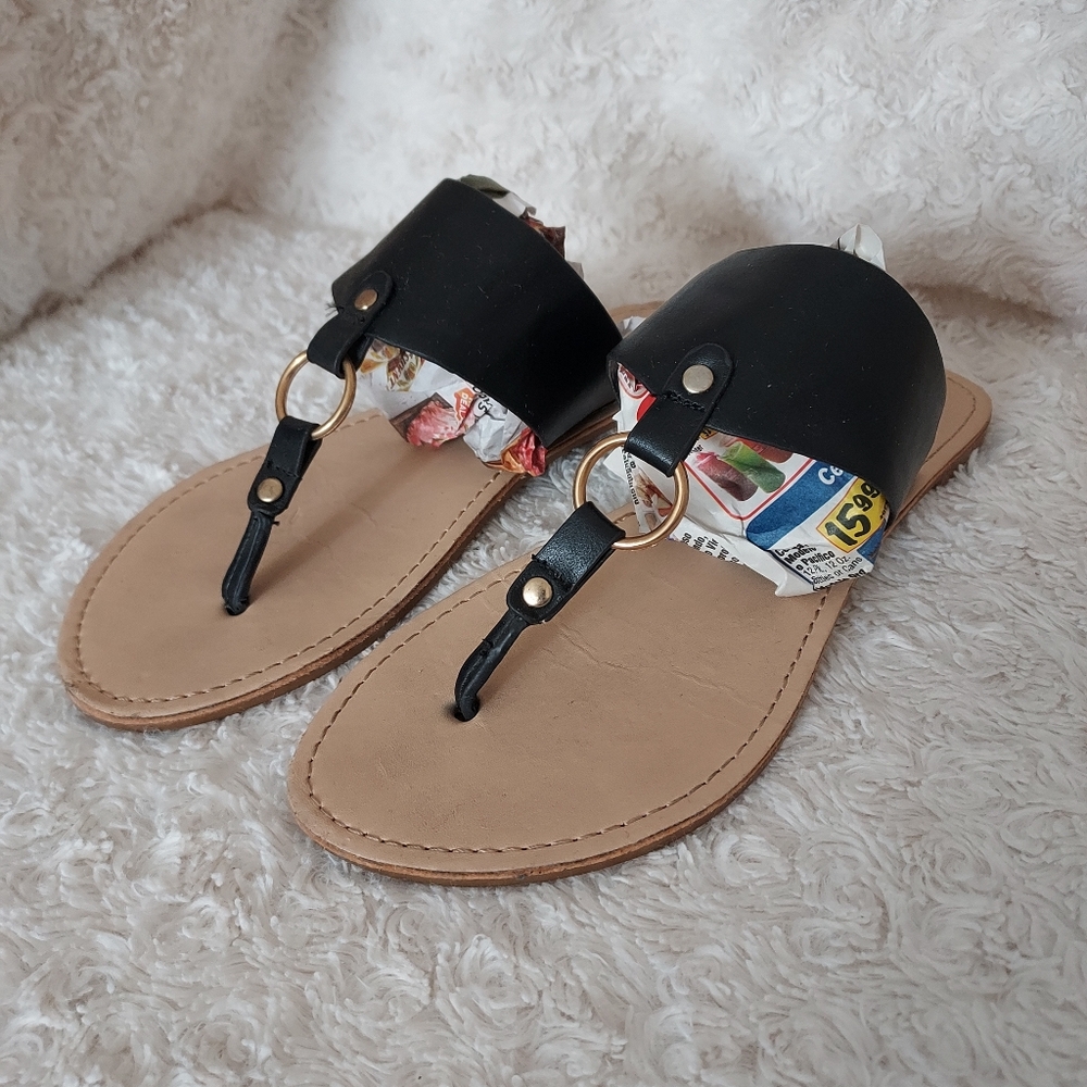 Qupid Black Flat Slide Thong Sandals 6.5 Summer Beach Vacation Resort